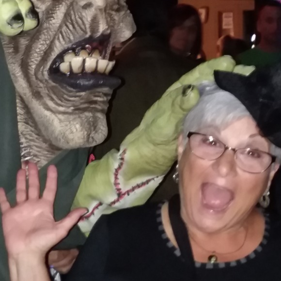 Meet your Posher, Mirth - Picture 1 of 1